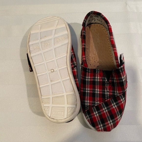 Toms Toddler shoes - Picture 2 of 2